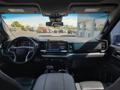 Used 2024 Chevrolet Silverado 1500 LT Trail Boss w/ LT Trail Boss Premium Package AWD/4WD image 15