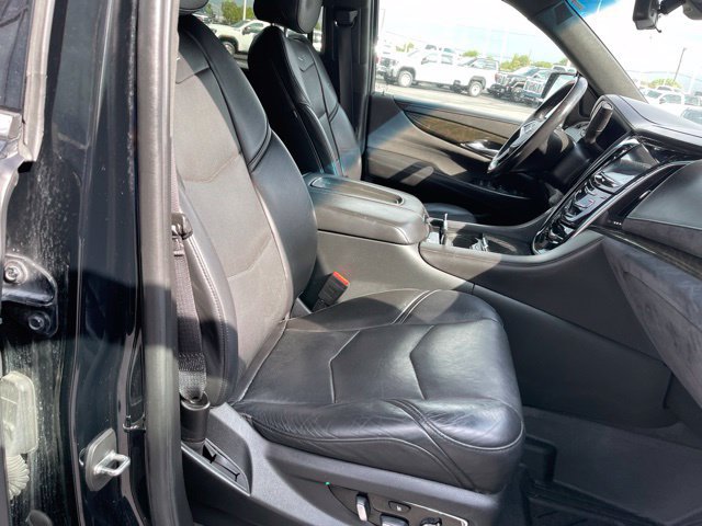 Used 2019 Cadillac Escalade Platinum AWD/4WD image 22
