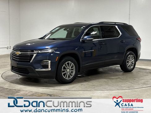Used 2023 Chevrolet Traverse LT FWD image 1