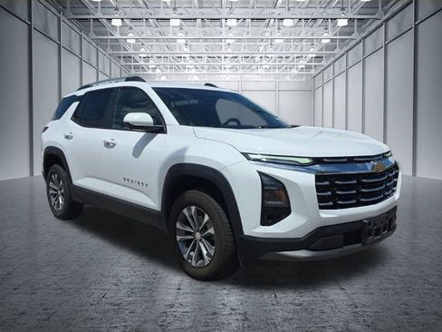 Certified 2025 Chevrolet Equinox LT w/ Convenience Package II FWD image 8
