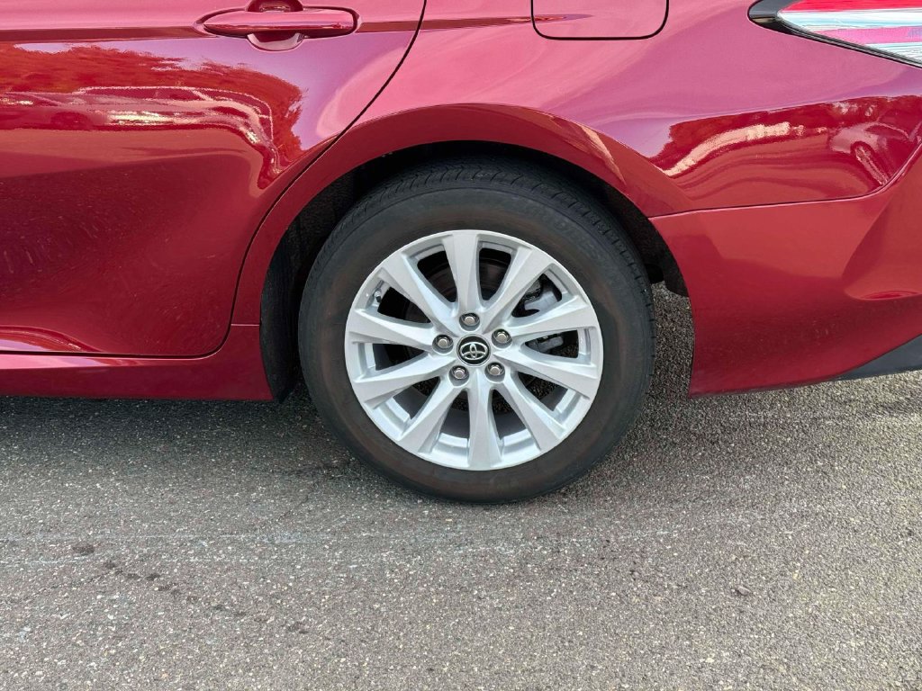 Used 2019 Toyota Camry LE FWD image 11