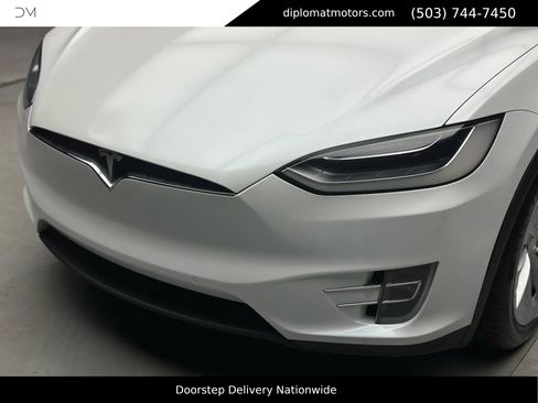 Used 2018 Tesla Model X 75D image 13