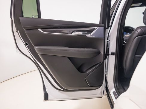 Used 2024 Cadillac XT6 Sport w/ Technology Package image 21