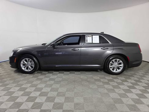 Used 2023 Chrysler 300 Touring image 5