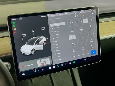 Used 2021 Tesla Model Y Long Range image 13