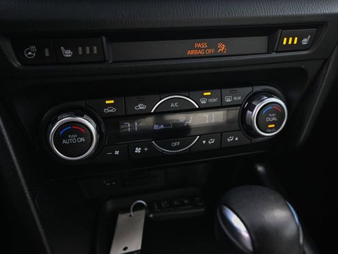 Used 2018 MAZDA MAZDA3 Grand Touring w/ Premium Equipment Package image 34