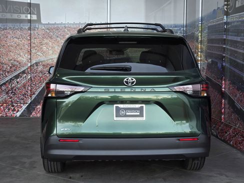 New 2026 Toyota Sienna LE image 6
