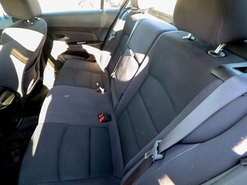 Used 2016 Chevrolet Cruze LT image 34