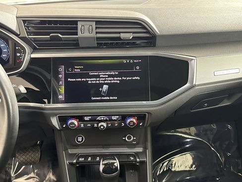 Used 2025 Audi Q3 2.0T Premium image 15