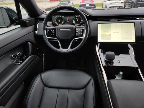 Certified 2025 Land Rover Range Rover Sport image 13