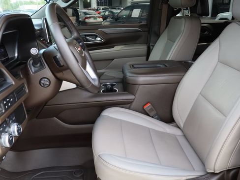 Certified 2023 GMC Yukon SLT w/ SLT Premium Package AWD/4WD image 22