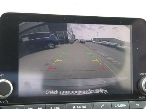 Used 2024 Nissan Rogue SV w/ SV Premium Package image 39