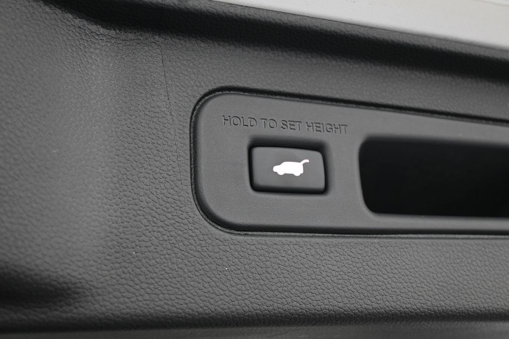Used 2025 Honda Pilot Touring image 42
