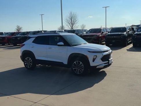 New 2026 Chevrolet TrailBlazer LT w/ Convenience Package image 3