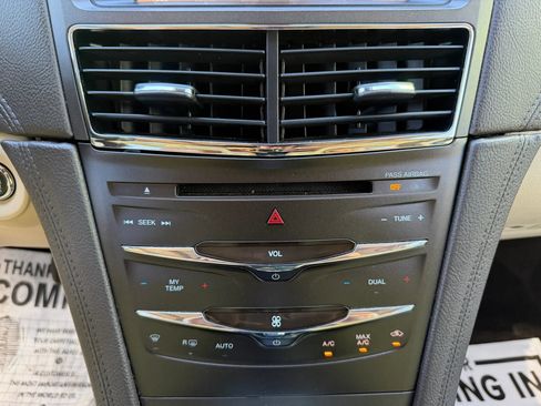 Used 2017 Lincoln MKT AWD image 31