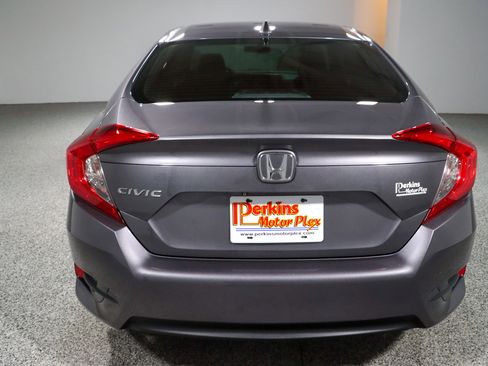Used 2018 Honda Civic EX image 8