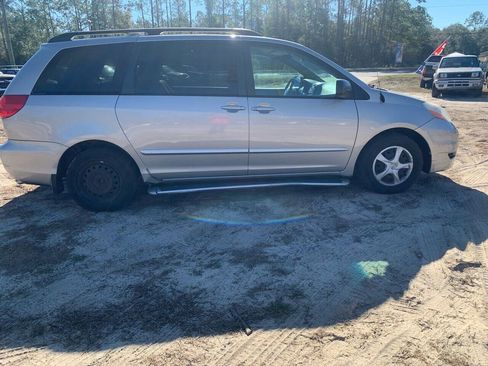 Used 2007 Toyota Sienna LE FWD image 7