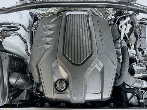New 2026 Porsche Macan AWD/4WD image 31