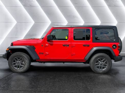 Used 2024 Jeep Wrangler Unlimited Sport AWD/4WD image 3