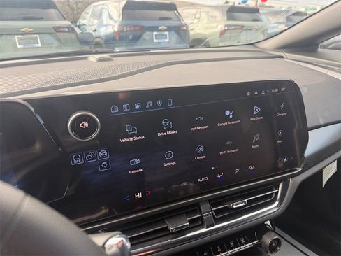 New 2026 Chevrolet Equinox EV LT image 17