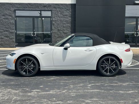 New 2026 MAZDA MX-5 Miata Grand Touring RWD image 2