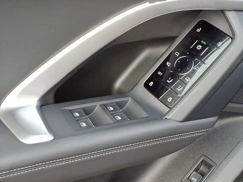 Used 2025 Audi Q5 Premium w/ Convenience Package image 16