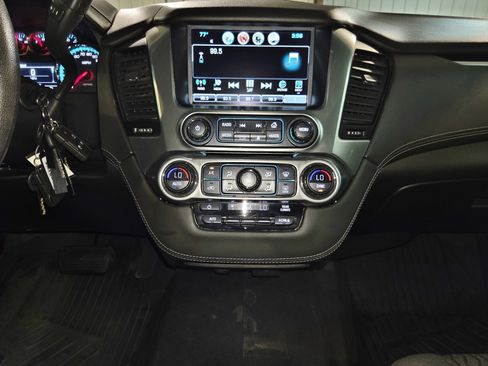 Used 2019 Chevrolet Tahoe 4WD w/ Enhanced Driver Alert Package image 33