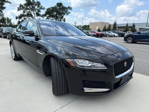 Used 2017 Jaguar XF Prestige AWD/4WD image 8