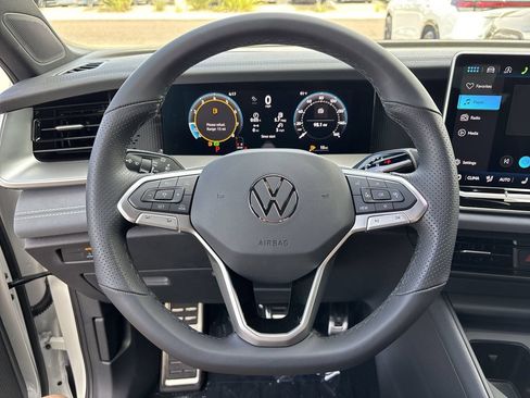 New 2026 Volkswagen Tiguan SE R-Line FWD image 19