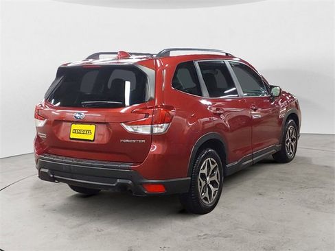 Used 2019 Subaru Forester Premium w/ All-Weather Package image 5