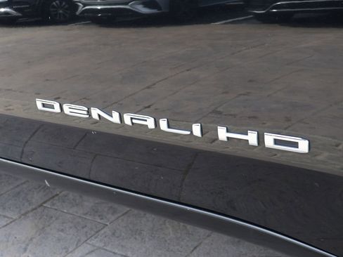 Used 2021 GMC Sierra 2500 Denali w/ Denali Black Diamond Edition image 7