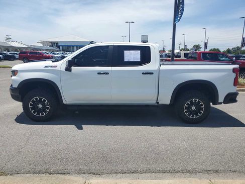 Used 2022 Chevrolet Silverado 1500 ZR2 w/ Technology Package AWD/4WD image 2
