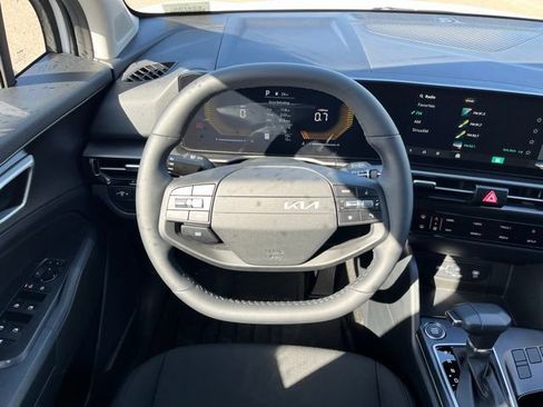 New 2026 Kia Sportage LX FWD image 8