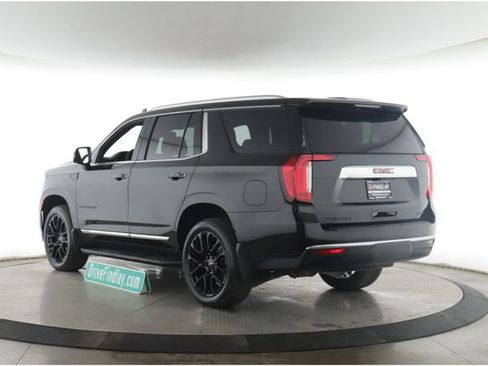 Used 2023 GMC Yukon SLT w/ SLT Premium Package AWD/4WD image 8