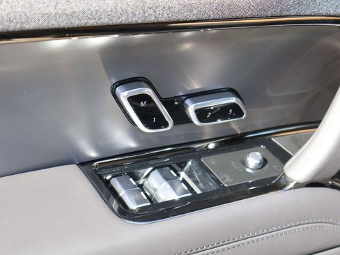 New 2026 Land Rover Range Rover Sport Dynamic SE AWD/4WD image 13