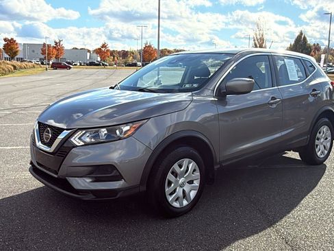 Used 2020 Nissan Rogue Sport S image 14