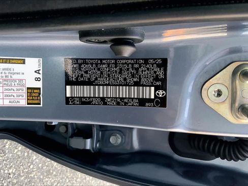 Used 2025 Toyota Corolla LE FWD image 31