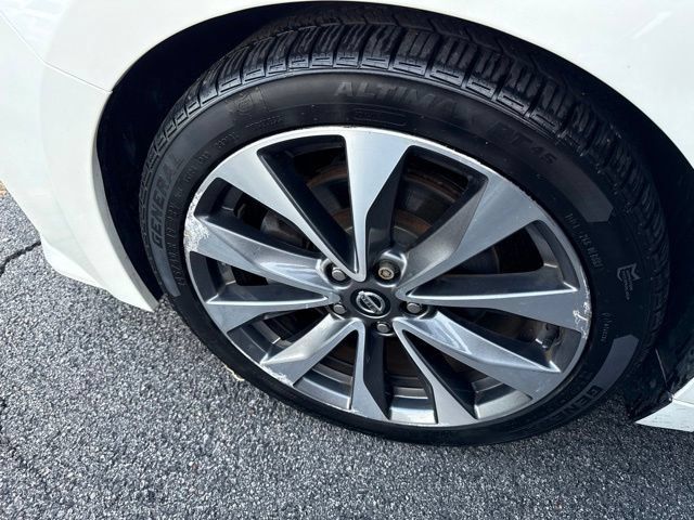 Used 2020 Nissan Maxima Platinum w/ Sport Mat Group FWD image 6