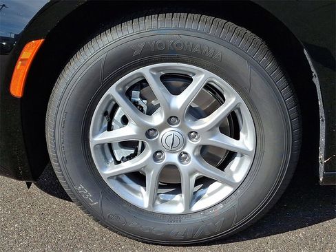 New 2026 Chrysler Voyager LX image 7