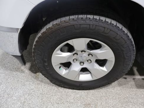 Used 2022 RAM 1500 Big Horn AWD/4WD image 9