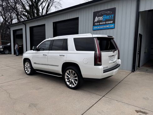 Used 2020 Cadillac Escalade Luxury image 5