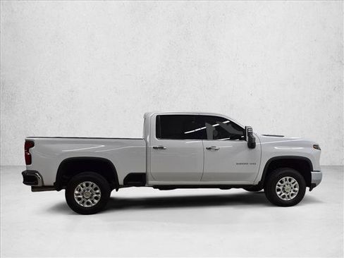 Used 2024 Chevrolet Silverado 2500 LTZ AWD/4WD image 4