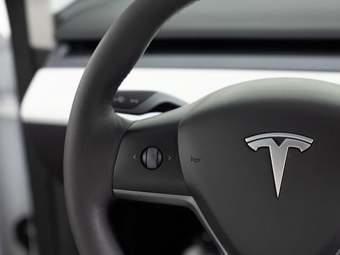 Used 2023 Tesla Model Y Long Range AWD/4WD image 30