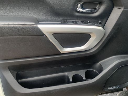 Used 2018 Nissan Titan PRO-4X w/ Pro-4x Convenience Package image 22