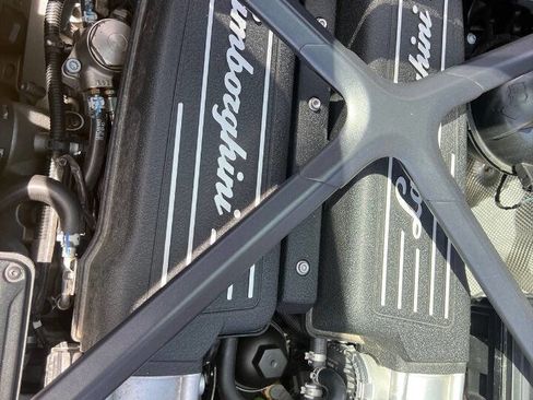 Used 2020 Lamborghini Huracan EVO AWD/4WD image 26