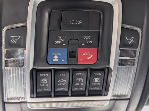 Used 2023 RAM 1500 Laramie AWD/4WD image 34