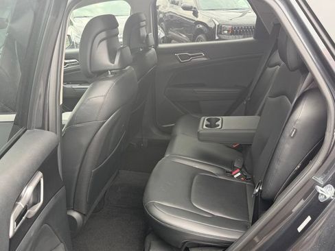 Used 2024 Kia Sportage EX FWD image 11