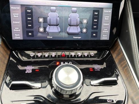 Used 2022 Jeep Grand Wagoneer Series II w/ Convenience Group III AWD/4WD image 10