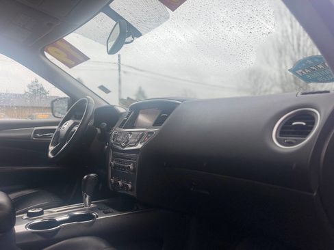 Used 2019 Nissan Pathfinder SL image 20