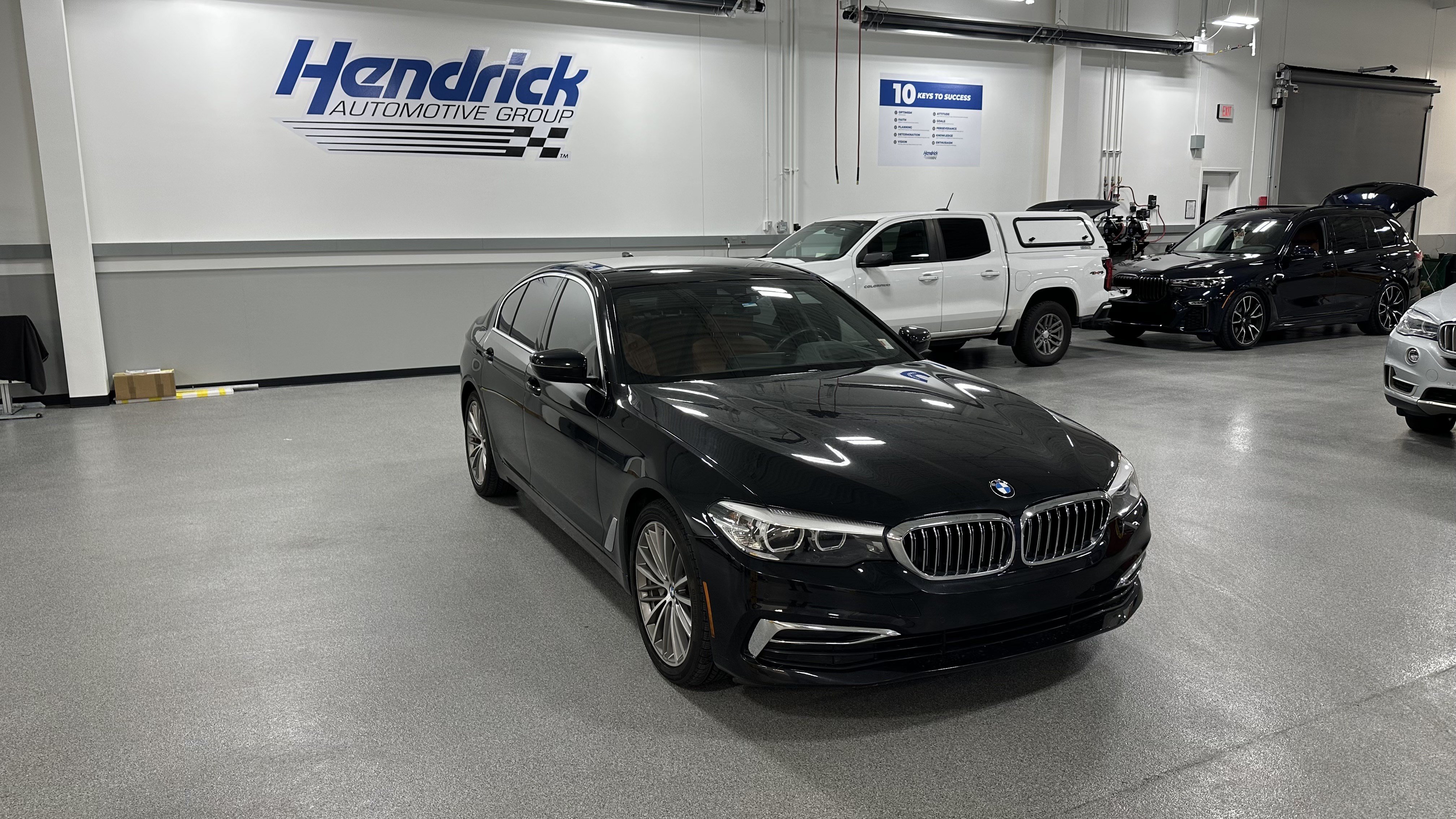 Used 2019 BMW 530i xDrive w/ Luxury Package AWD/4WD image 2